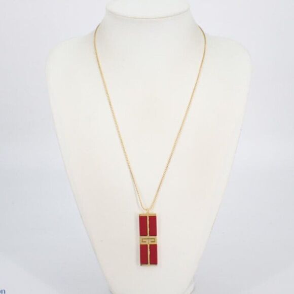 RARE & PRISTINE Givenchy Dated 1979 Red Enamel Logo Pendant Long Necklace - Picture 4 of 6